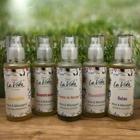 Bild enthält, Bottle, Herbal, Herbs, Plant, Cosmetics, Perfume, Tin