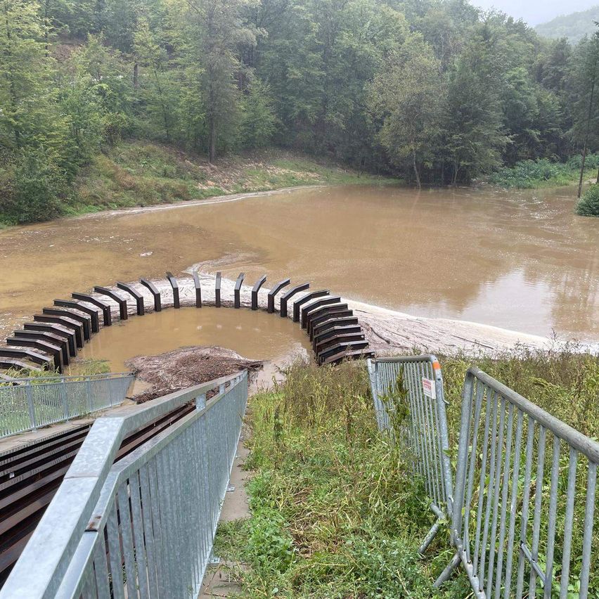 Bild enthält, Water, Plant, Vegetation, Outdoors, Nature, Scenery, Flood
