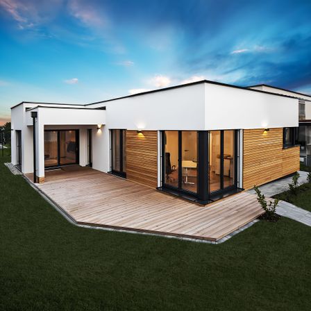 Bild enthält, Indoors, Interior Design, Grass, Housing, House, Villa, Door