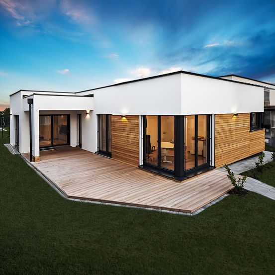 Bild enthält, Indoors, Interior Design, Grass, Housing, House, Villa, Door