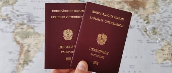 Bild enthält, Text, Document, Id Cards, Passport