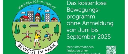 Poster für ein Fitnessprogramm im Reichenau/Rax Kurpark. Es zeigt ein Logo mit einer Parkszene und Text auf Deutsch. Das Programm läuft von Juni bis September 2025. Es umfasst Fitnessaktivitäten ohne Anmeldung, und die Teilnahme erfolgt freiwillig und auf eigene Gefahr. Der Plakat bietet auch eine Website für weitere Informationen und einen QR-Code für einfachen Zugriff.