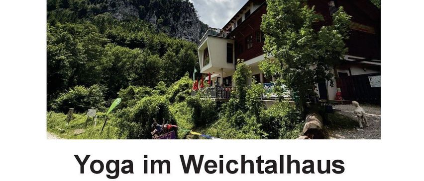 Bild eines Flyers für einen wöchentlichen Yoga-Kurs im Weichtalhaus. Es zeigt eine ruhige Landschaft und eine Frau. Der Flyer enthält Details zum Kurs, seinen Vorteilen und den Kosten.