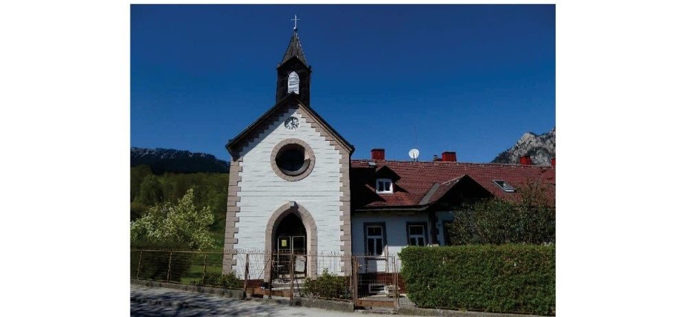 Ein Bild von Kloster Edlach mit dem Datum 3. Mai 2026 um 15:00 Uhr. Eine Kirche mit Turm und rotem Dach steht in der Mitte.