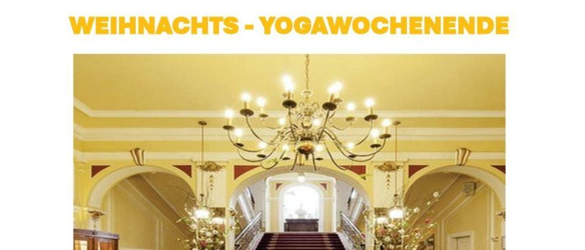 Bild enthält, Advertisement, Poster, Floor, Flooring, Adult, Female, Person, Woman, Chandelier, Staircase