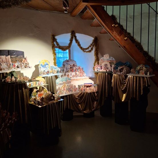 Bild enthält, People, Person, Indoors, Fun, Hall, Banquet