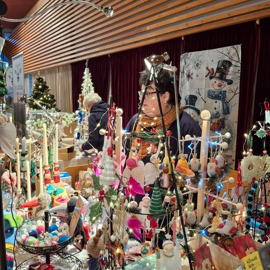 Bild enthält, People, Person, Face, Head, Festival