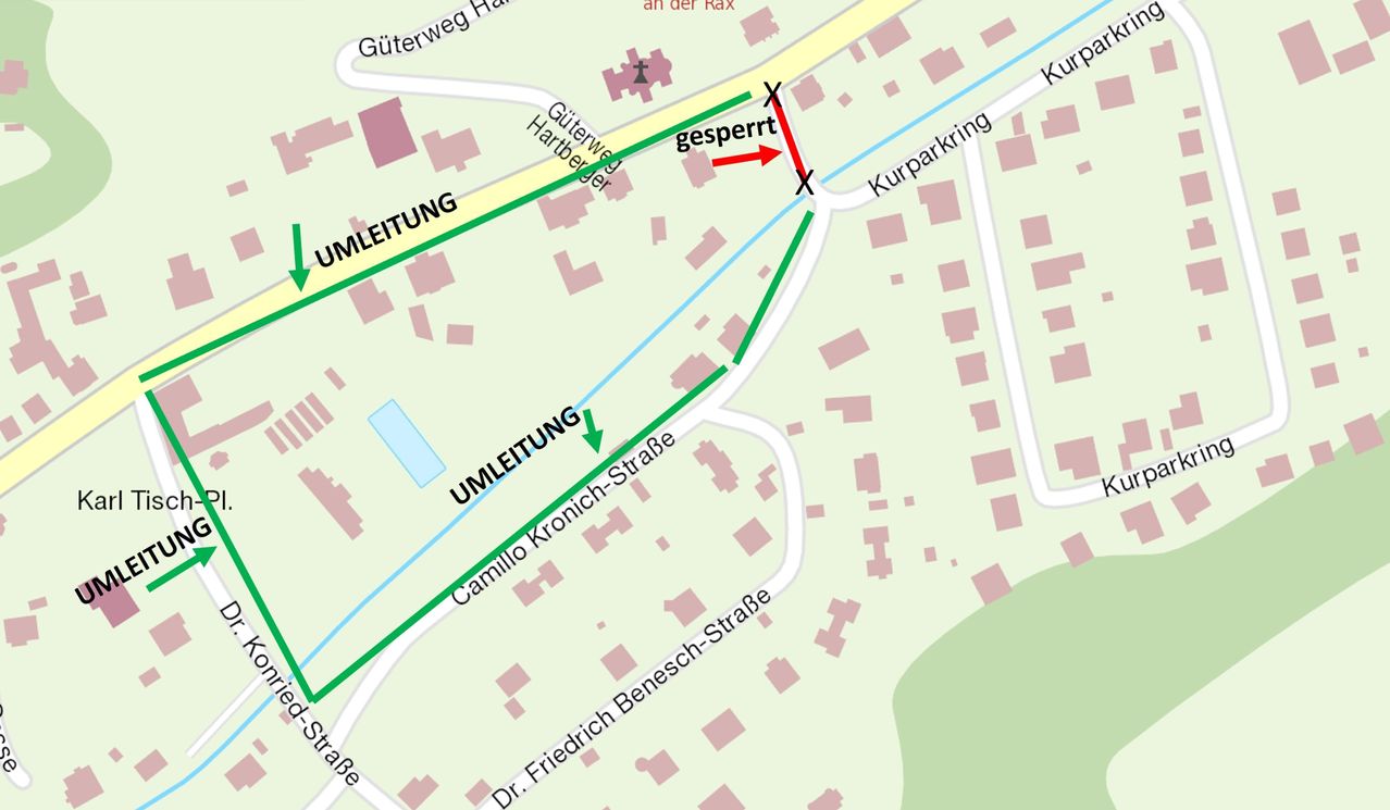 Eine Karte zeigt eine Umleitung mit der Beschriftung 'Umleitung' und einem roten Pfeil, der auf 'Gesperrt' zeigt. Grüne Pfeile zeigen alternative Wege an. Gebäude und Straßen sind markiert, einschließlich 'Kurparkring' und 'Dr. Friedrich Benesch-Straße.'
