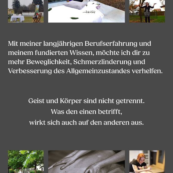 Eine Person sitzt auf einem Massagetisch, und eine andere Person berührt die Hand der Person.