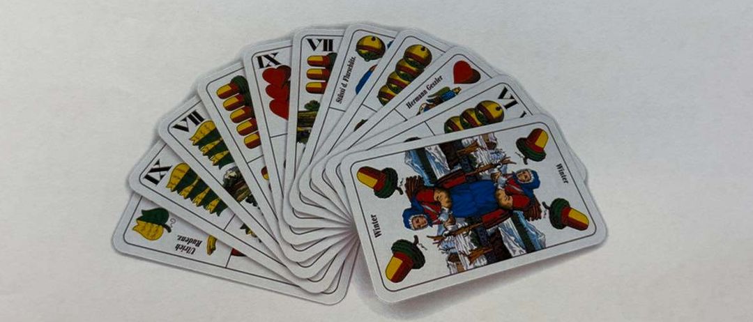 Plakat für eine Kartenspiel-Veranstaltung. Geplant für Samstag, den 22. November, Beginn um 18 Uhr im Rettungzentrum Tragoß. Der Eintritt kostet 15 Euro. Der erste Preis ist ein Gutschein im Wert von 150 Euro, und der zweite Preis ist ein Gutschein im Wert von 100 Euro.