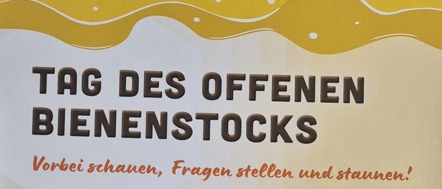 Plakat für den Tag des offenen Bienenstocks mit Bildern von Kindern, einer Biene und Sonnenblumen. Es bietet die Möglichkeit, Bienen hautnah zu erleben.