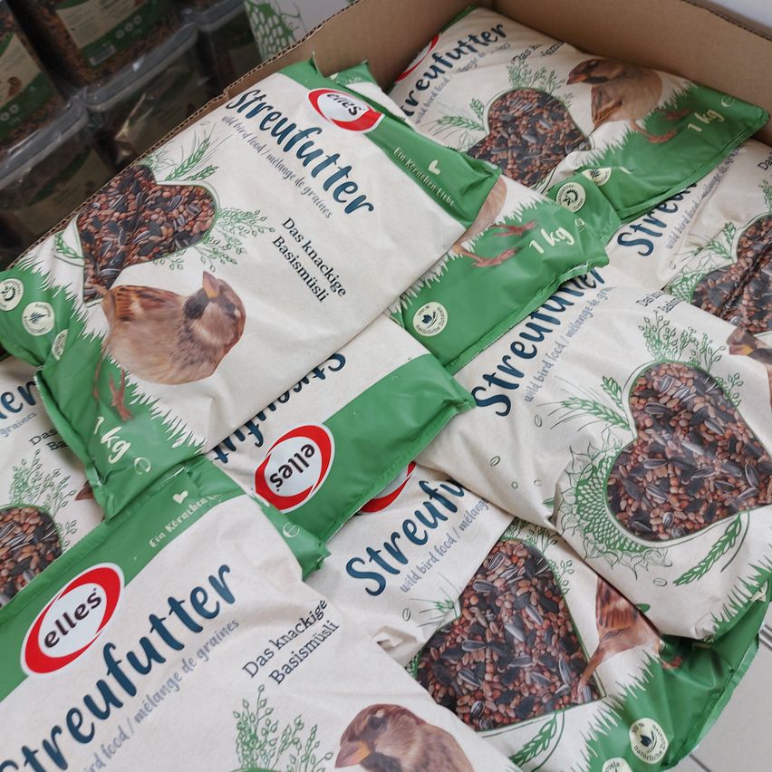 Bild enthält, Animal, Bird, Furniture