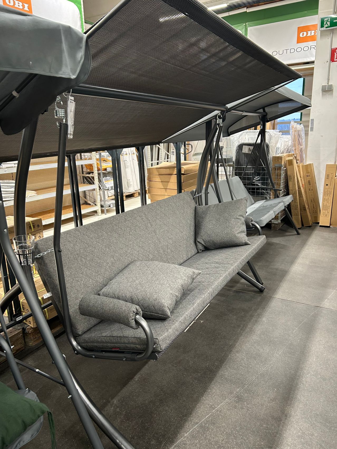 Bild enthält, Swing, Toy, Furniture, Couch