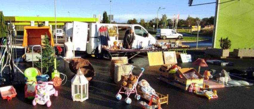 Bild enthält, Road, Tarmac, Person, City, Car, Vehicle, Wheel, Street, Urban