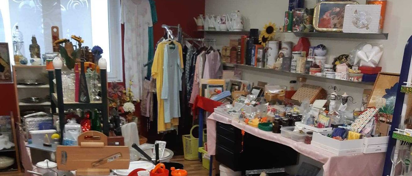 Bild enthält, Indoors, Shaker, Toy