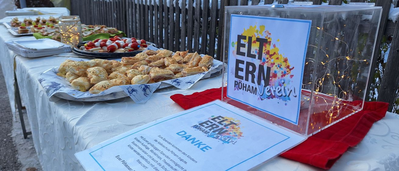 Bild enthält, Cafeteria, Indoors, Restaurant, Food, Meal, Buffet, Advertisement, Poster