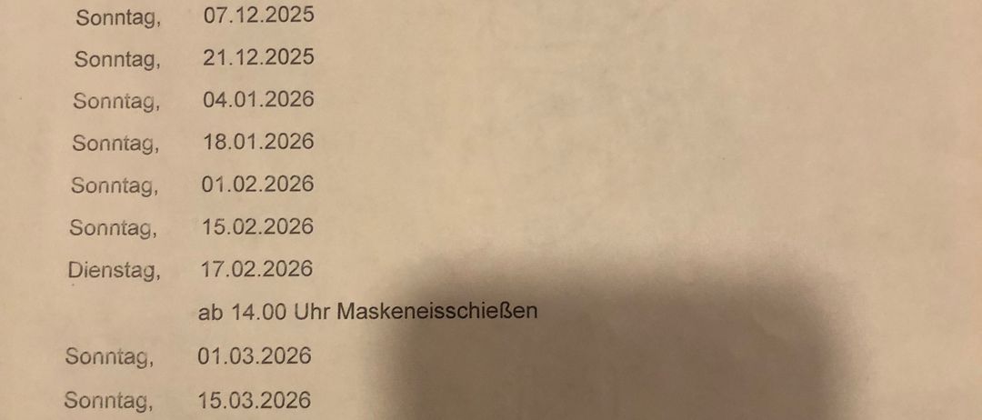 Das Dokument listet Termine für die warme Küche im Vereinslokal des Eissportvereins Feisritzwald auf. Die Termine reichen von November 2025 bis April 2026, mit einem zusätzlichen Termin am 17. Februar 2026 für das Eislaufen mit Maske.