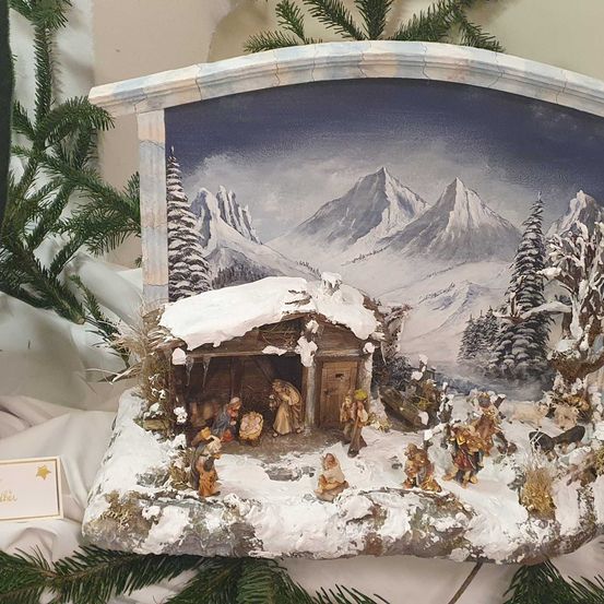 Bild enthält, Christmas, Christmas Decorations, Festival, Christmas Tree, Person