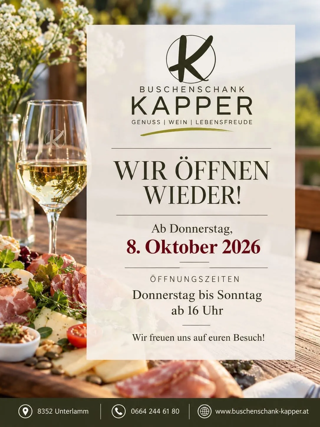 Ein Plakat für Buschenschank Kapper, eine Wein- und Lebensmitteleinrichtung, kündigt seine Wiedereröffnung am Donnerstag, 8. Oktober 2026, mit Öffnungszeiten von Donnerstag bis Sonntag ab 16 Uhr an.