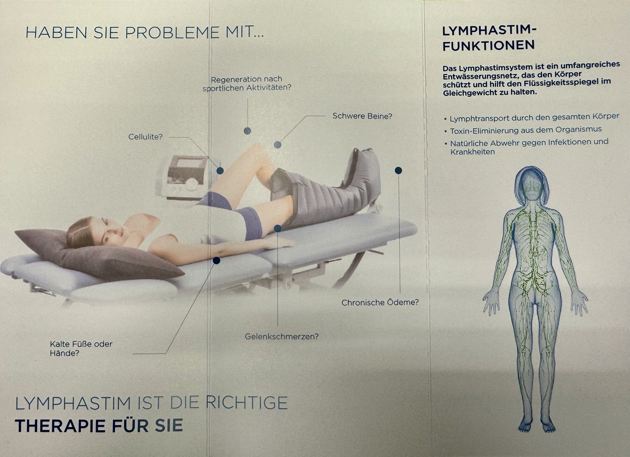 Ein Diagramm zeigt eine Person, die mit Lymphödem-Behandlungsgeräten auf einem Bett liegt. Der Text beschreibt die Rolle des Lymphsystems bei der Regeneration, Toxin-Eliminierung und Immunabwehr. Es hebt auch die Bedeutung des Systems für die Aufrechterhaltung des Flüssigkeitsgleichgewichts und die Vorbeugung chronischer Schwellungen hervor.