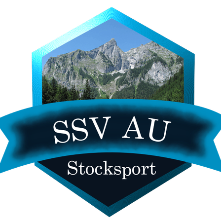 Das SSV AU Stocksport-Logo besteht aus einer blauen sechseckigen Form mit einer Bergkette im Hintergrund. Die Worte SSV AU sind in weiß geschrieben. Darunter steht Stocksport in Fettdruck geschrieben.