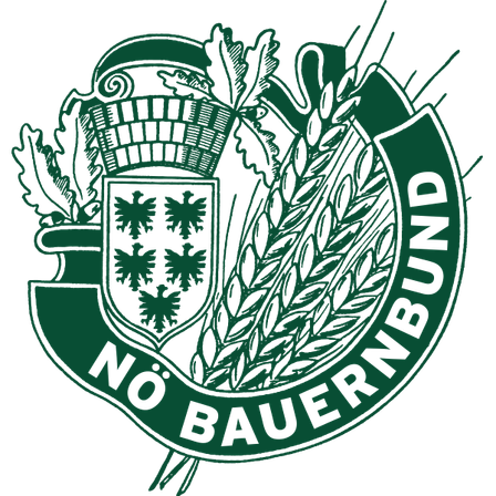 Ein grünes Emblem zeigt den Text 'No Bauerbund' mit einem Schilddesign, umgeben von Weizen und Blättern. Der Schild hat zwei Vögel und einen Korb oben.