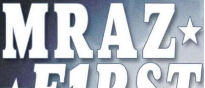 Das Bild zeigt das Logo für 'MRAZ FIRST KABAREETT', das mit großen weißen Buchstaben auf blauem Hintergrund prominent dargestellt ist. Zwei Sterne befinden sich auf beiden Seiten des Textes.