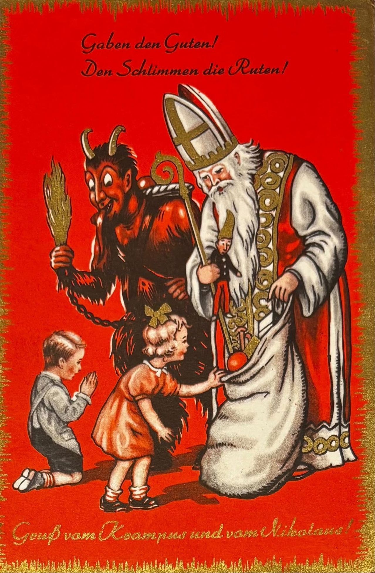 Ein altes Gemälde zeigt eine Szene mit einem fröhlichen St. Nikolaus, der einen Sack mit Geschenken hält, während ein Junge und ein Mädchen vor ihm knien. Ein Teufel mit Ketten steht hinter ihm und hält eine Besen.