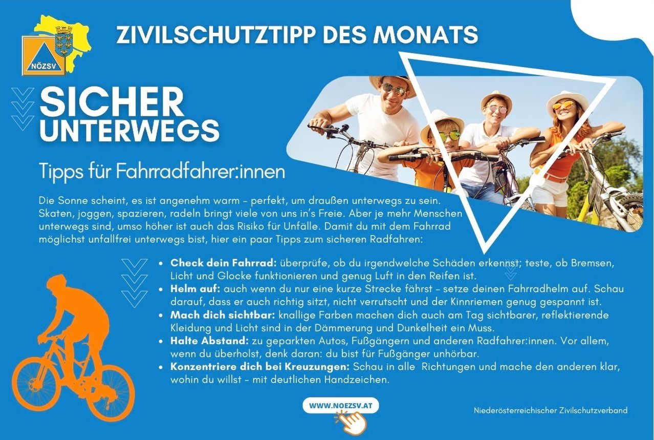 Ein Plakat mit 'Zivilschutztipp des Monats' zeigt ein Bild von Radfahrern. Tipps für Radfahrer sind die Überprüfung des Fahrrads, das Tragen eines Helms, Sichtbarkeit und Abstand. Das Plakat fördert die Sicherheit beim Radfahren.