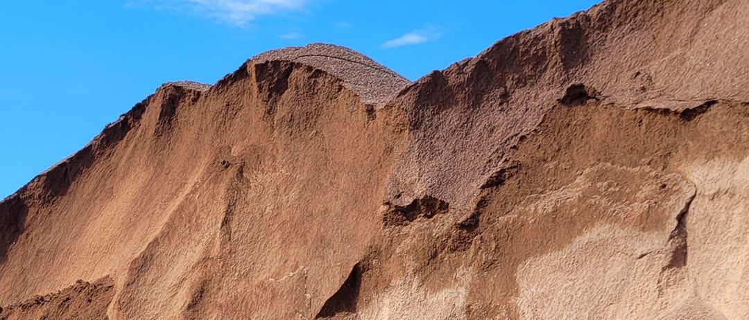 Bild enthält, Soil, Nature, Outdoors, Ground, Gravel, Road