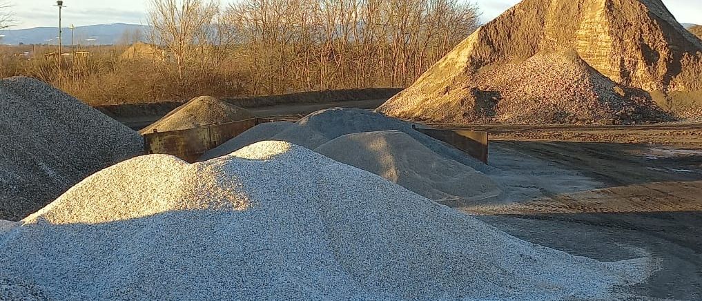 Bild enthält, Gravel, Road, Field, Grassland, Nature, Outdoors, Soil, Scenery
