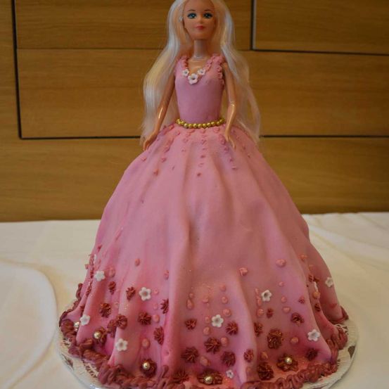 Bild enthält, Figurine, Doll, Toy, Child, Female, Girl, Person, Dress, Face, Barbie