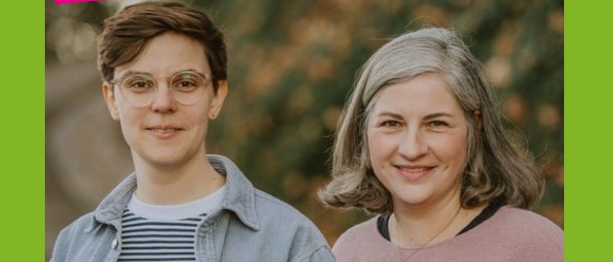 Bild enthält, Advertisement, Poster, T-Shirt, Boy, Male, Person, Teen, Photography, Adult, Woman