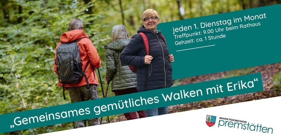 Drei Personen wandern mit Wanderstöcken im Wald. Eine trägt eine blaue Jacke, die anderen orange und grün. Der Plakattext lautet 'Gemeinsam mit Eriko'.