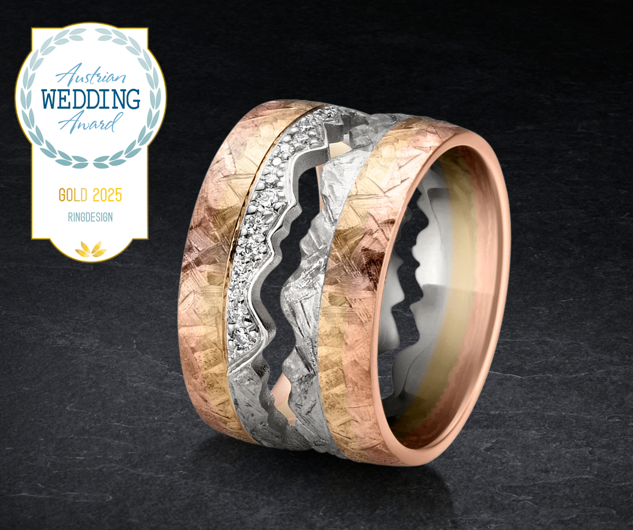 Bild enthält, Accessories, Jewelry, Ornament, Ring, Tape
