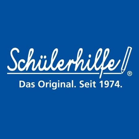 Blauer Hintergrund mit weißem Text. Das Logo sagt Schillerhilfe mit einem Bleistift und den Jahren 1974 in weiß. Darunter steht Das Original Seit 1974.
