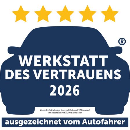 Blaue Autosilhouette mit fünf gelben Sternen darüber. Der Text lautet 'Werkstatt des Vertrauens 2026' und 'Ausgezeichnet vom Autofahrer' darunter.