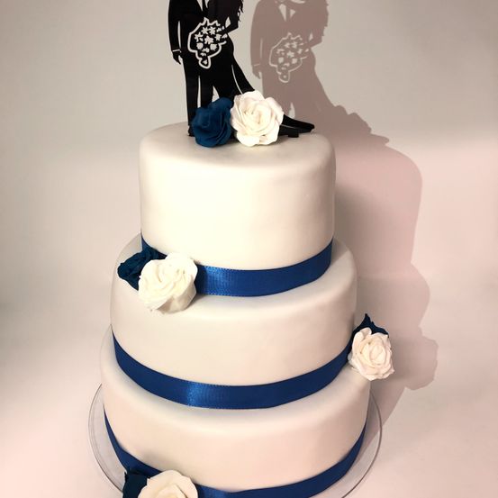 Bild enthält, Cake, Dessert, Food, Wedding, Wedding Cake, Adult, Female, Person, Woman, Man