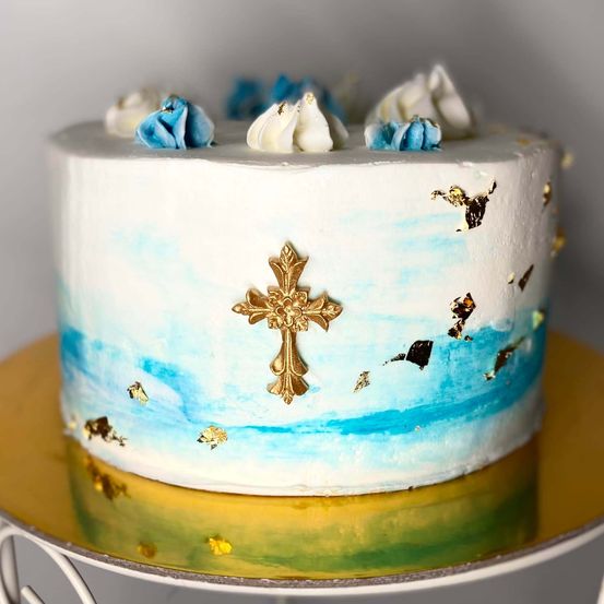 Bild enthält, Birthday Cake, Cake, Cream, Dessert, Food, Food Presentation, Symbol, Cross