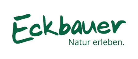 Das Eckbauer-Logo in grünem Text, mit handgezeichnetem 'Eckbauer' über 'Natur erleben'. Der Text ist in einer kursiven Stilschrift.