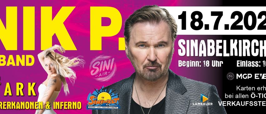 Werbeplakat für ein Musikevent mit einem Mann mit Bart und Schnurrbart, der eine graue Jacke, ein schwarzes Hemd und eine Halskette trägt. Der Text lautet 'KP. 18 SINA Beginn:'.