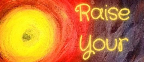 Eine lebendige abstrakte Malerei mit kräftigen roten und gelben Wirbeln. Hellgelber Textüberlagerung, 'Erhebe deinen Lobpreis'.