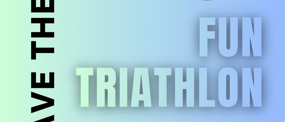 Das Plakat für den Fun-Triathlon zeigt einen Tennisball mit einem Tennisschläger und dem Text Fun Triathlon.