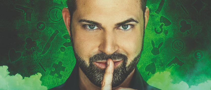 Bild enthält, Advertisement, Poster, Publication, Book, Adult, Male, Man, Person, Face, QR Code