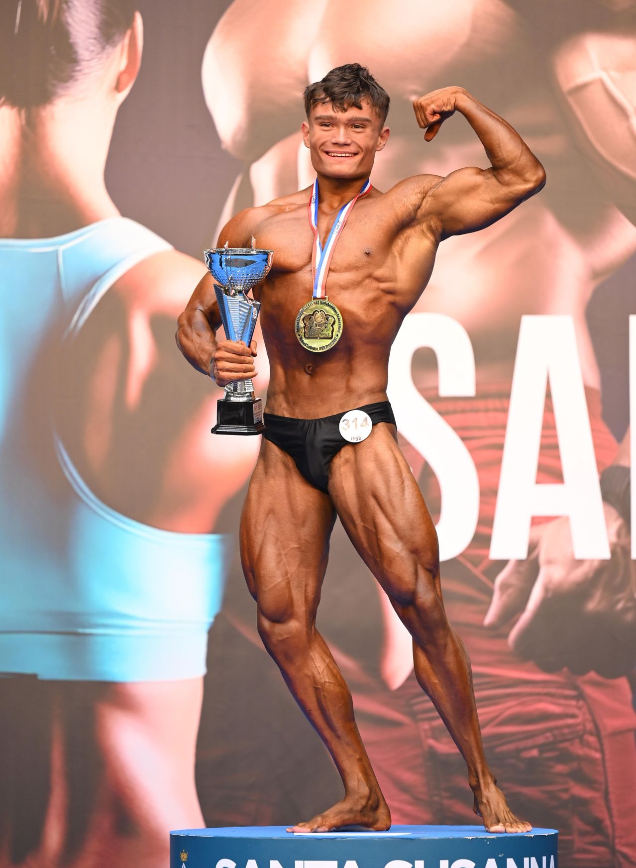 Bild enthält, Adult, Male, Man, Person, Female, Woman, Face, Head, Skin