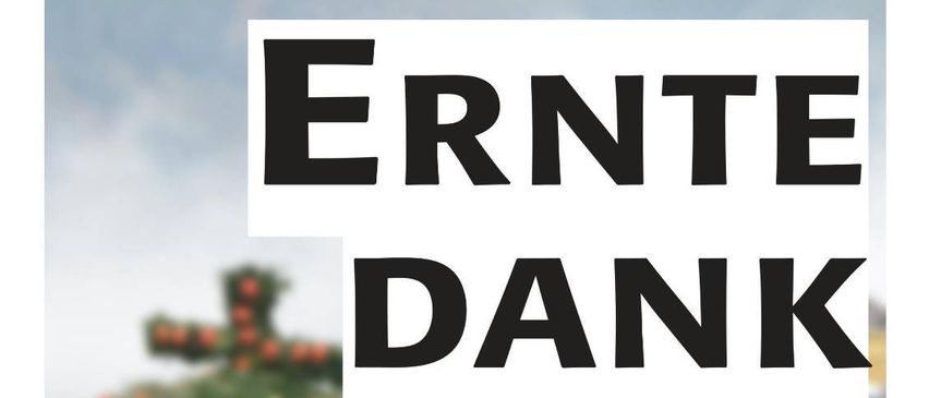 Plakat für das Erntekronensegnungsfest am 5. Oktober um 10:00 Uhr. Es zeigt eine Blumengirlande mit Kreuz, das Datum der Veranstaltung und Details über eine Messe in der Kirche mit Musik und Jugendbeteiligung.