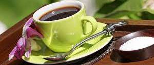 Bild enthält, Cutlery, Cup, Spoon, Saucer, Baby, Person, Beverage, Coffee, Coffee Cup