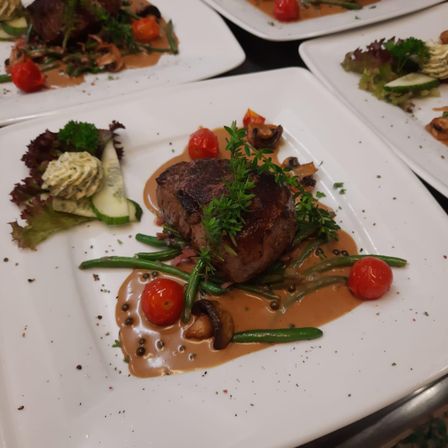 Bild enthält, Food, Food Presentation, Plate, Meat, Mutton