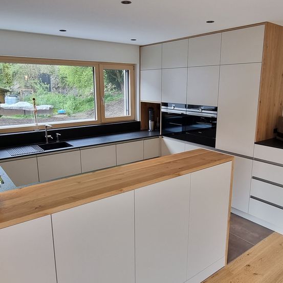 Indoors, Interior Design, Wood, Kitchen, Floor, Flooring, Hardwood, Plant, Home Decor, Monitor