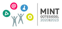 Das MINT-Gütesiegel für die Jahre 2020 bis 2023 mit Zahnrad, Warndreieck, Laborkolben, At-Symbol und zwei Menschen, die ihre Hände heben.